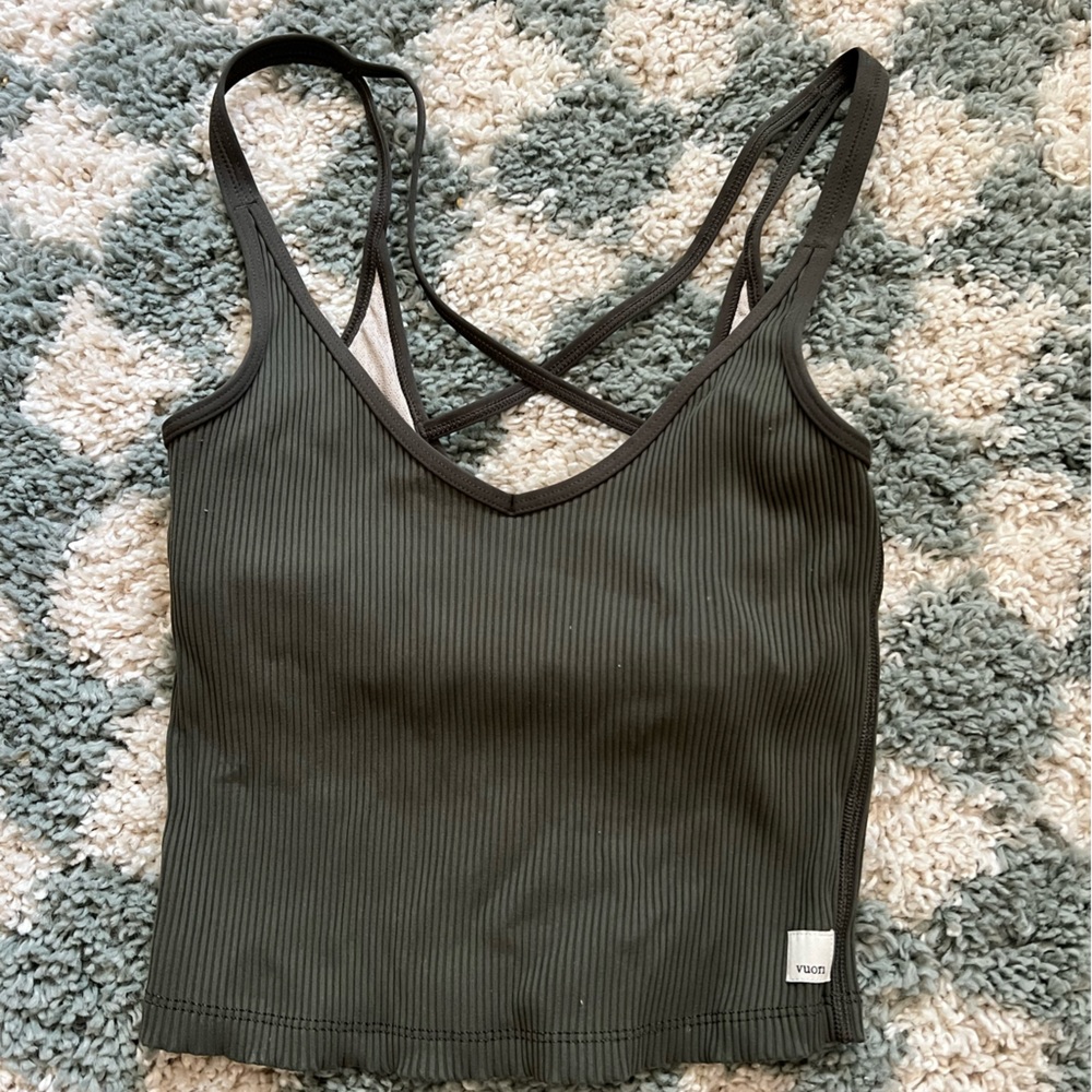 Vuori ribbed crop top tank size small